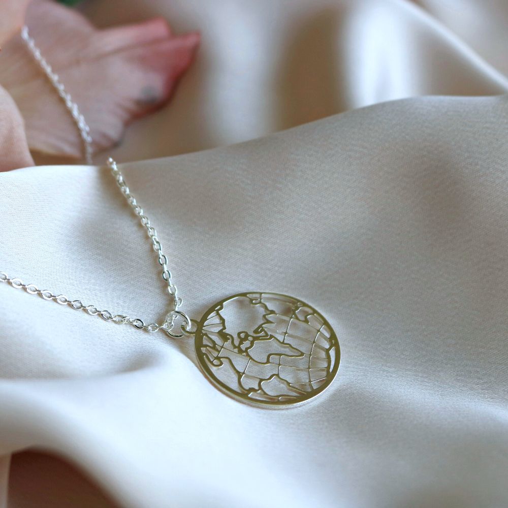 World Map Silver - Necklace